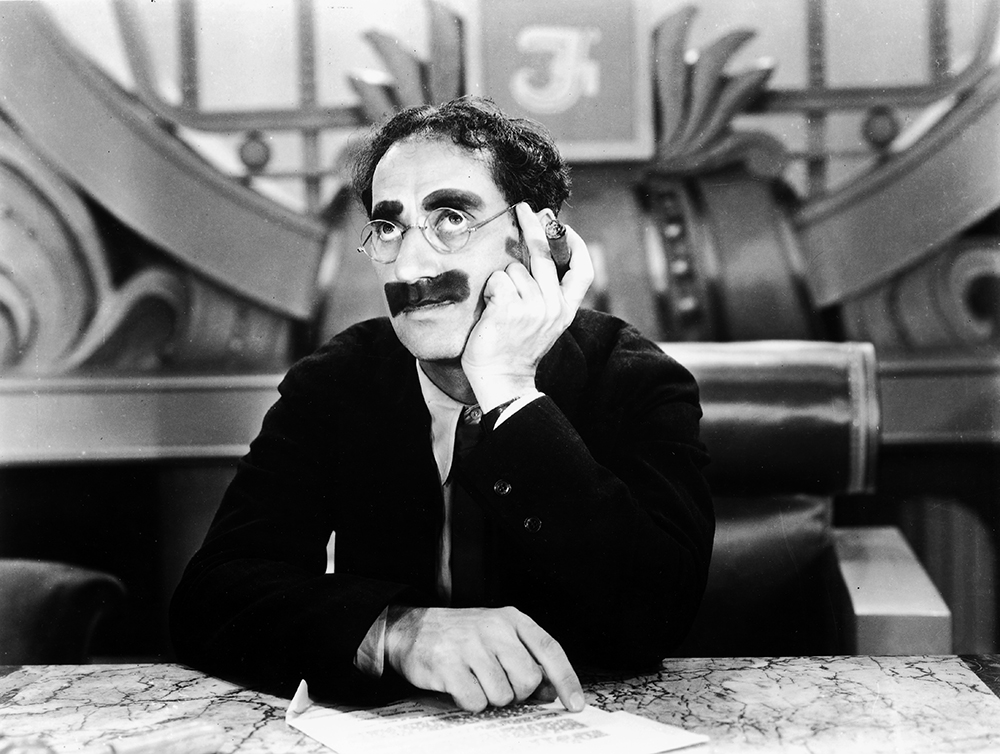 Scena tratta da La Guerra Lampo dei Fratelli Marx