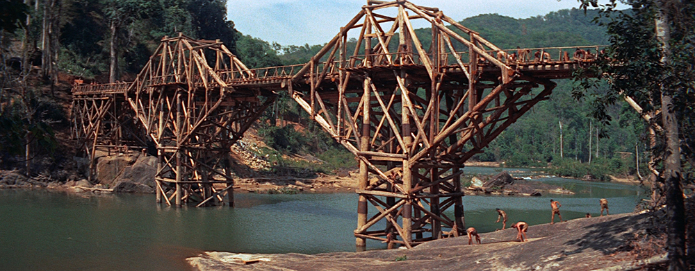 Scena tratta da 
        Il Ponte sul Fiume Kway        