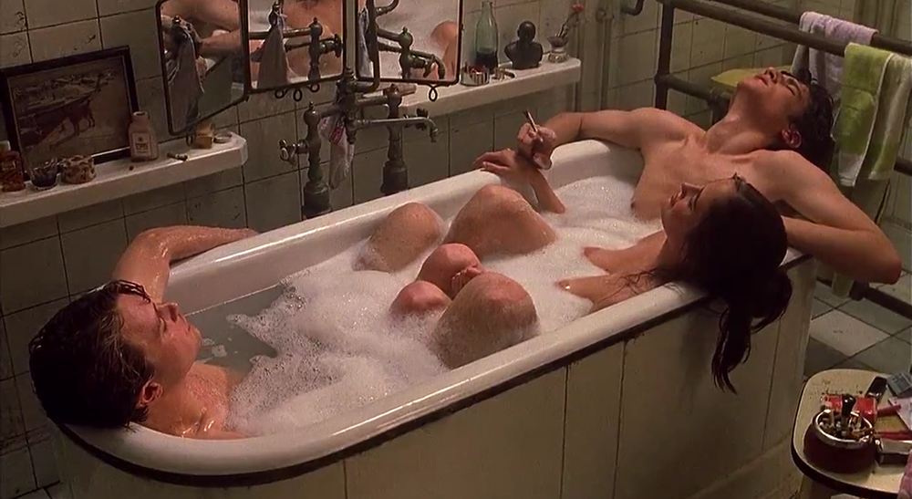 Scena tratta da 
        The Dreamers - I Sognatori        