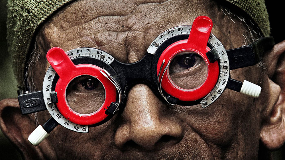 Scena tratta da 
        The Look of Silence        