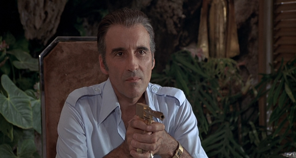 Scena tratta da Agente 007 - L'Uomo dalla Pistola d'Oro