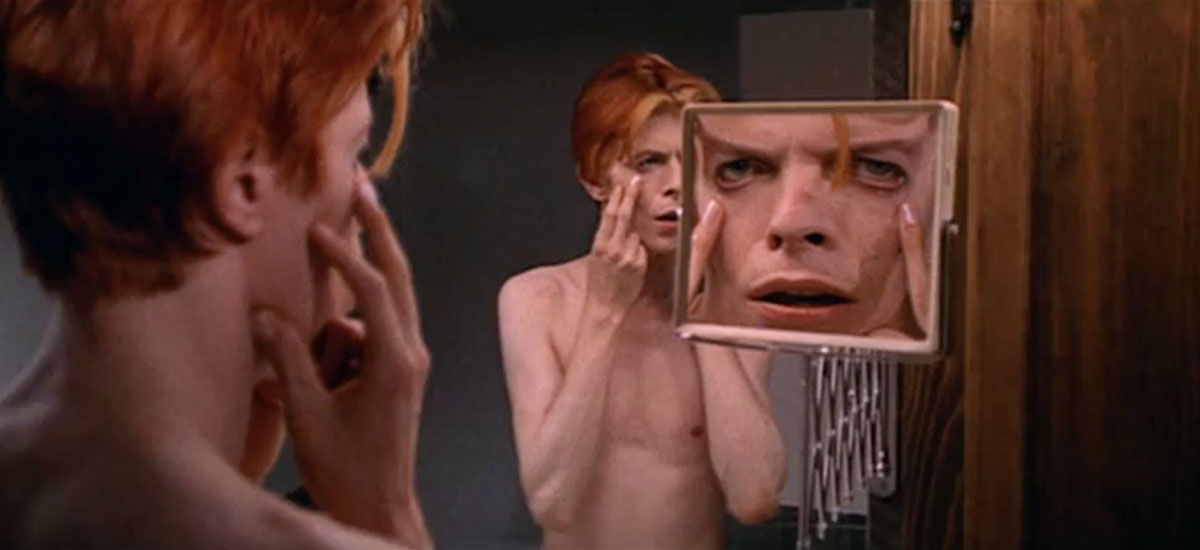 Scena tratta da The Man Who Fell to Earth