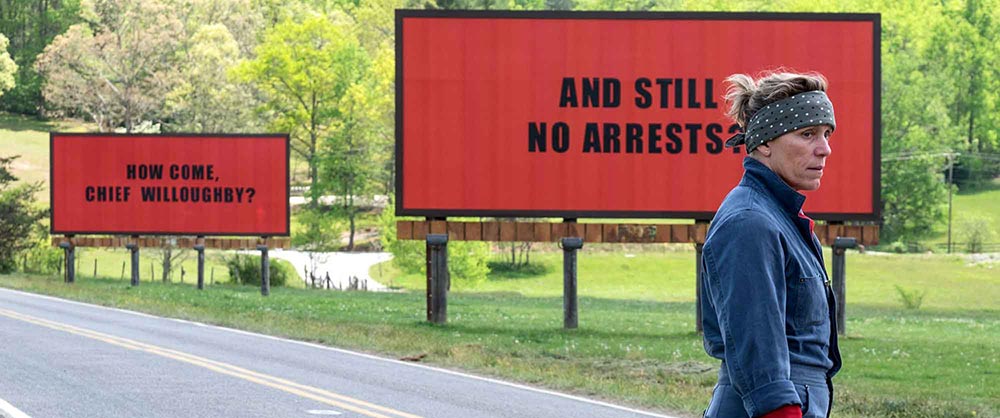 Scena tratta da 
        Tre Manifesti a Ebbing, Missouri        